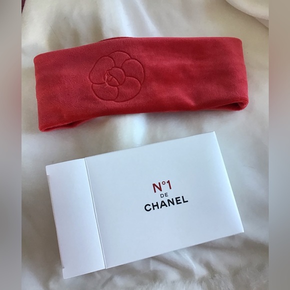 CHANEL Accessories - Chanel Nº1 Exclusive Red SPA Headband Soft in elastane New In Box
